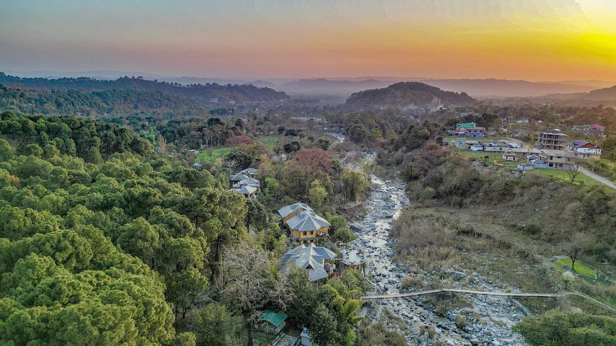Prakriti Aalay - Riverside Mountain View Boutique Eco Resort Dharamshala Ngoại thất bức ảnh